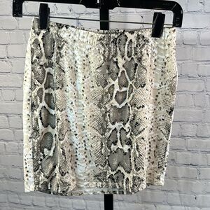 🐍 Bear Dance Snake Print Mini Skirt Size Med